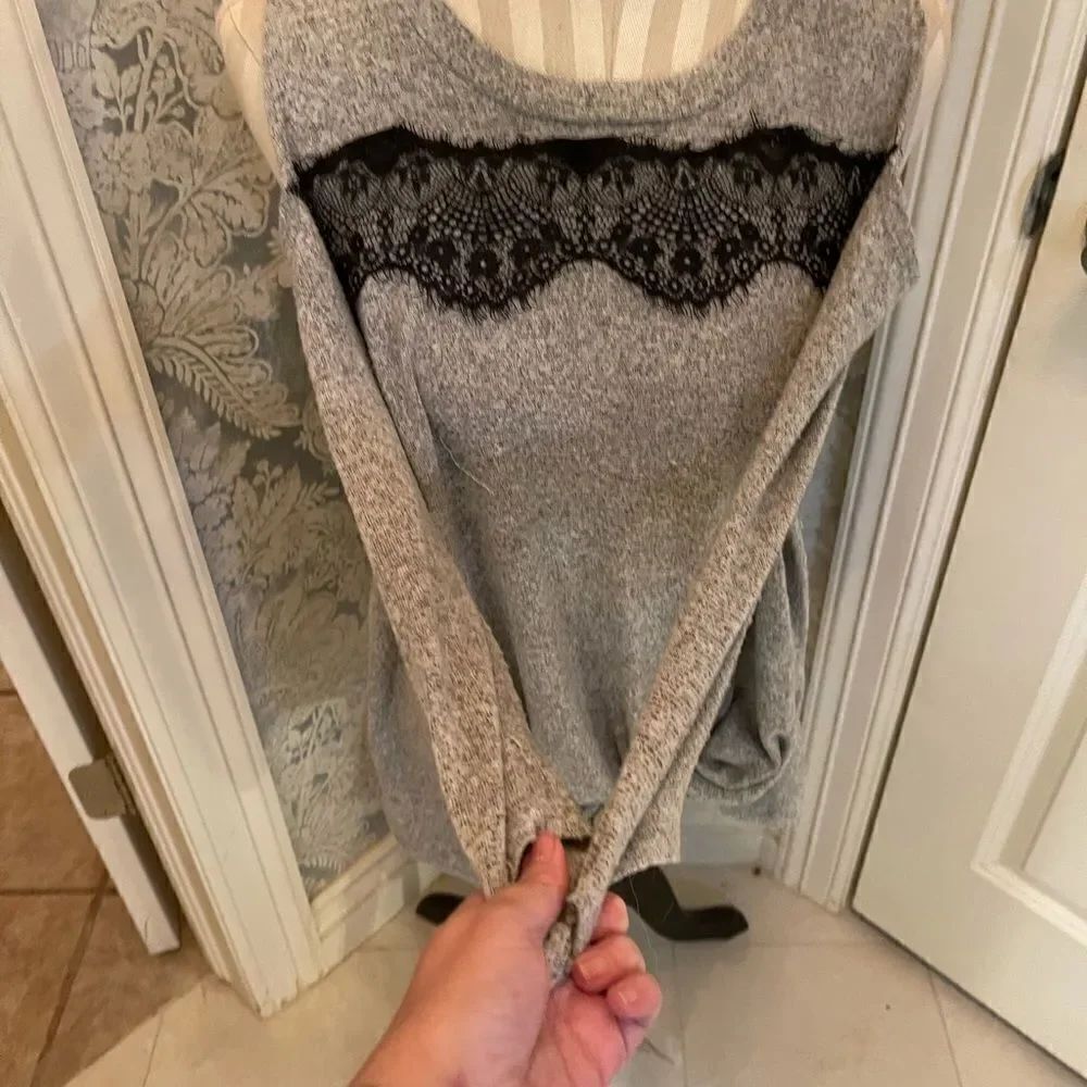 AWESOME KNIT Cold Shoulder Top! - Picture 7 of 16